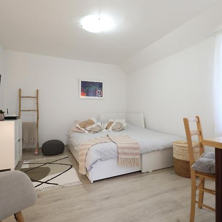 Apartment Mir Pula Exteriör bild