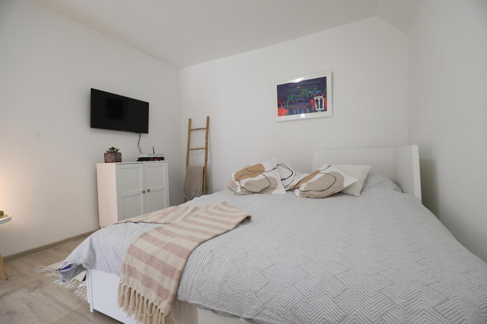 Apartment Mir Pula Exteriör bild