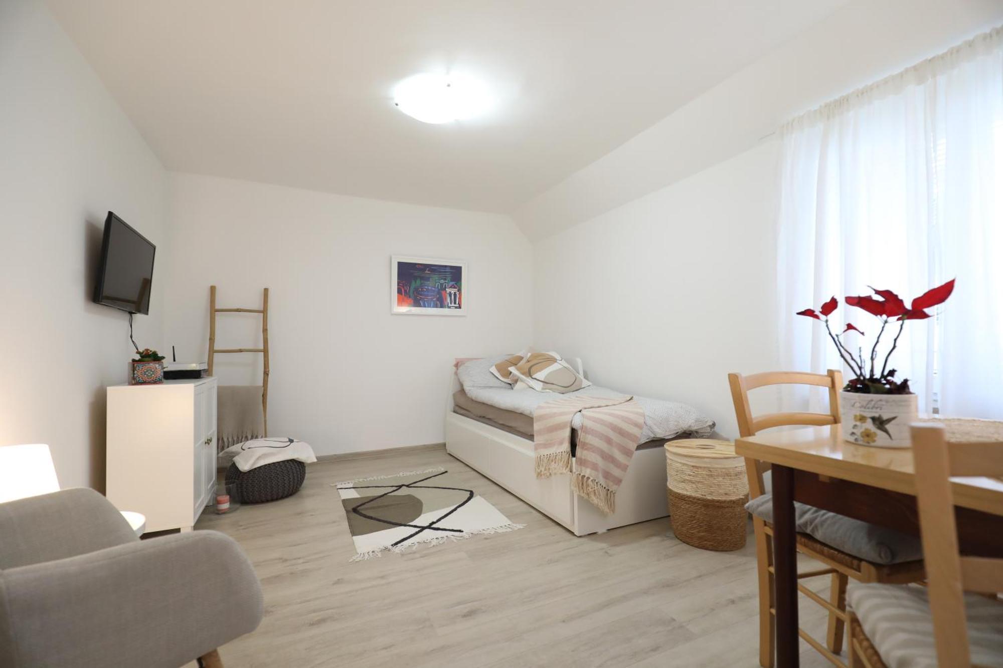 Apartment Mir Pula Exteriör bild