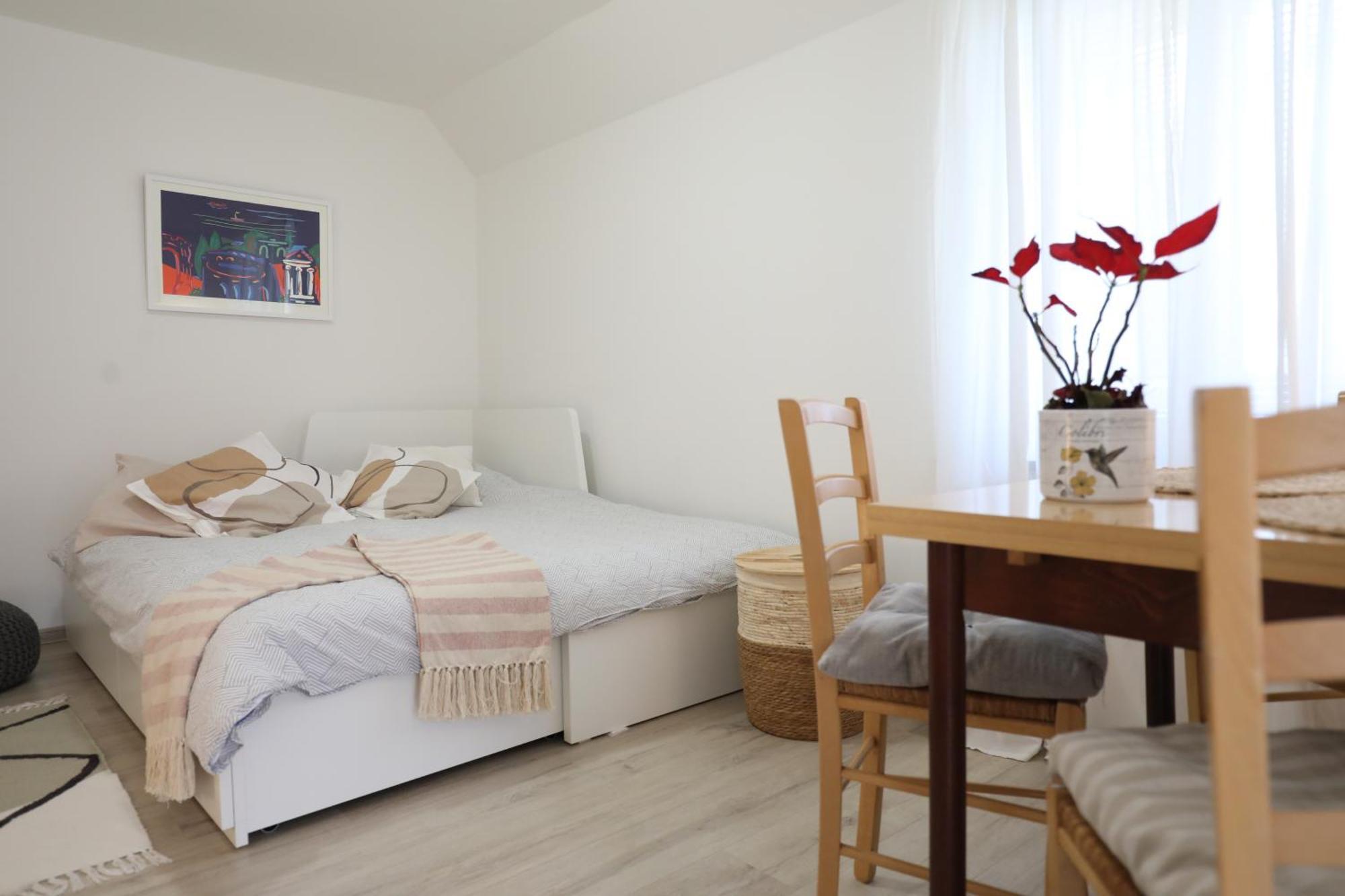 Apartment Mir Pula Exteriör bild